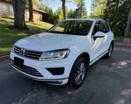 Белый Фольксваген Туарег, объемом двигателя 3.6 л и пробегом 70 тыс. км за 3800 $, фото 2 на Automoto.ua