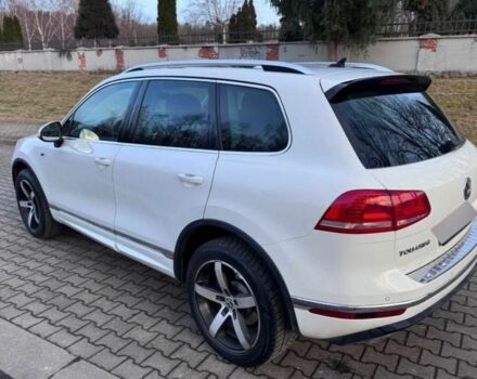 Білий Фольксваген Туарег, об'ємом двигуна 3 л та пробігом 182 тис. км за 15000 $, фото 2 на Automoto.ua
