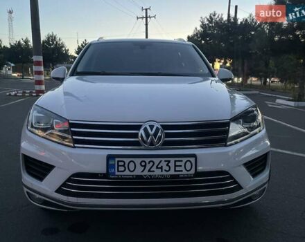Белый Фольксваген Туарег, объемом двигателя 2.97 л и пробегом 208 тыс. км за 21800 $, фото 14 на Automoto.ua