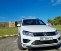 Белый Фольксваген Туарег, объемом двигателя 2.97 л и пробегом 230 тыс. км за 30000 $, фото 2 на Automoto.ua