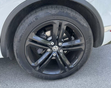 Білий Фольксваген Туарег, об'ємом двигуна 4.13 л та пробігом 169 тис. км за 32000 $, фото 7 на Automoto.ua