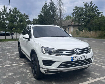 Білий Фольксваген Туарег, об'ємом двигуна 2.97 л та пробігом 247 тис. км за 29800 $, фото 1 на Automoto.ua