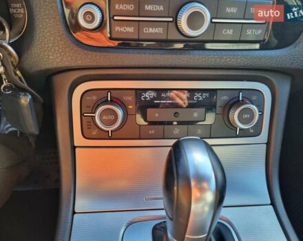 Белый Фольксваген Туарег, объемом двигателя 2.97 л и пробегом 230 тыс. км за 30000 $, фото 75 на Automoto.ua