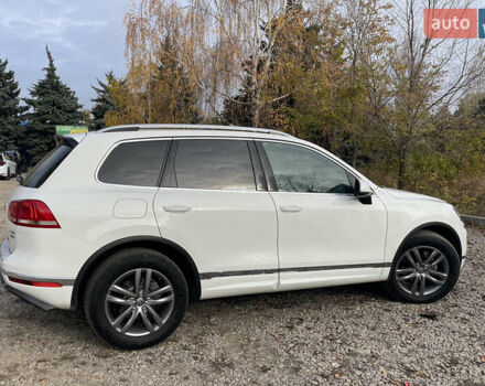 Білий Фольксваген Туарег, об'ємом двигуна 3 л та пробігом 199 тис. км за 35500 $, фото 5 на Automoto.ua