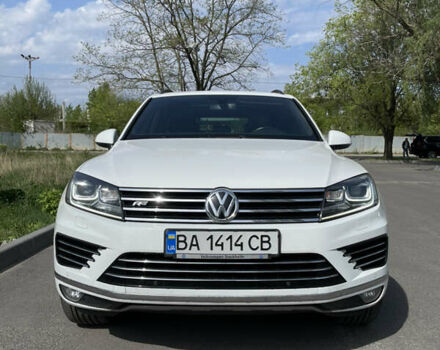 Білий Фольксваген Туарег, об'ємом двигуна 4.13 л та пробігом 169 тис. км за 32000 $, фото 9 на Automoto.ua