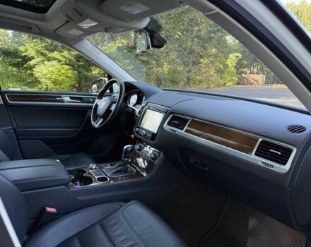 Білий Фольксваген Туарег, об'ємом двигуна 3.6 л та пробігом 129 тис. км за 12000 $, фото 10 на Automoto.ua