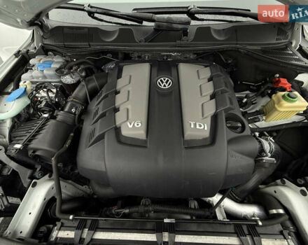 Белый Фольксваген Туарег, объемом двигателя 2.97 л и пробегом 216 тыс. км за 24500 $, фото 21 на Automoto.ua