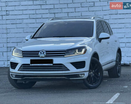 Белый Фольксваген Туарег, объемом двигателя 3.6 л и пробегом 242 тыс. км за 18500 $, фото 43 на Automoto.ua