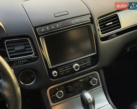 Білий Фольксваген Туарег, об'ємом двигуна 3 л та пробігом 279 тис. км за 24700 $, фото 10 на Automoto.ua