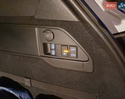 Белый Фольксваген Туарег, объемом двигателя 3 л и пробегом 225 тыс. км за 27700 $, фото 26 на Automoto.ua