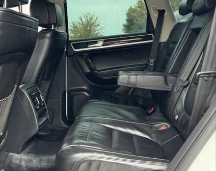 Белый Фольксваген Туарег, объемом двигателя 3 л и пробегом 320 тыс. км за 23700 $, фото 15 на Automoto.ua