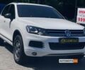 Белый Фольксваген Туарег, объемом двигателя 3 л и пробегом 184 тыс. км за 19000 $, фото 1 на Automoto.ua