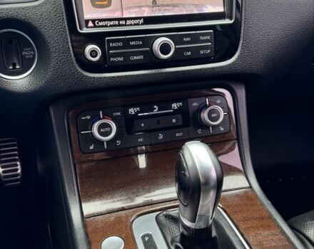 Белый Фольксваген Туарег, объемом двигателя 3 л и пробегом 320 тыс. км за 23700 $, фото 13 на Automoto.ua