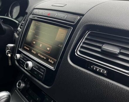 Білий Фольксваген Туарег, об'ємом двигуна 2.97 л та пробігом 334 тис. км за 26000 $, фото 24 на Automoto.ua