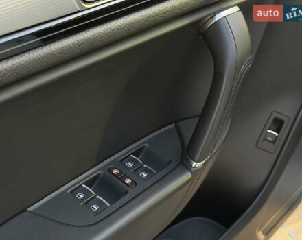 Білий Фольксваген Туарег, об'ємом двигуна 3 л та пробігом 279 тис. км за 24700 $, фото 29 на Automoto.ua