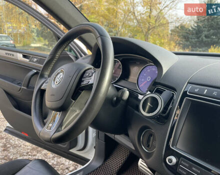 Білий Фольксваген Туарег, об'ємом двигуна 3 л та пробігом 199 тис. км за 35500 $, фото 24 на Automoto.ua