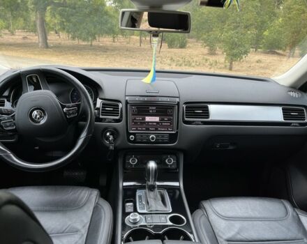 Белый Фольксваген Туарег, объемом двигателя 3 л и пробегом 204 тыс. км за 26000 $, фото 19 на Automoto.ua