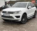Белый Фольксваген Туарег, объемом двигателя 3 л и пробегом 269 тыс. км за 27000 $, фото 1 на Automoto.ua