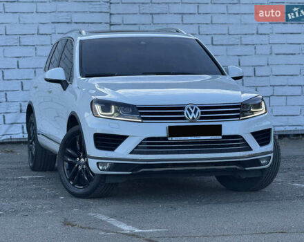 Белый Фольксваген Туарег, объемом двигателя 3.6 л и пробегом 242 тыс. км за 18500 $, фото 40 на Automoto.ua