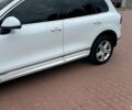 Белый Фольксваген Туарег, объемом двигателя 3 л и пробегом 172 тыс. км за 32500 $, фото 4 на Automoto.ua