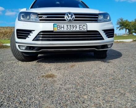 Белый Фольксваген Туарег, объемом двигателя 2.97 л и пробегом 230 тыс. км за 30000 $, фото 20 на Automoto.ua