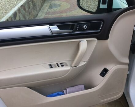 Білий Фольксваген Туарег, об'ємом двигуна 3 л та пробігом 285 тис. км за 20500 $, фото 1 на Automoto.ua