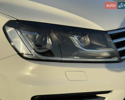 Білий Фольксваген Туарег, об'ємом двигуна 3 л та пробігом 279 тис. км за 24700 $, фото 50 на Automoto.ua