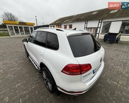 Белый Фольксваген Туарег, объемом двигателя 3 л и пробегом 269 тыс. км за 27000 $, фото 7 на Automoto.ua
