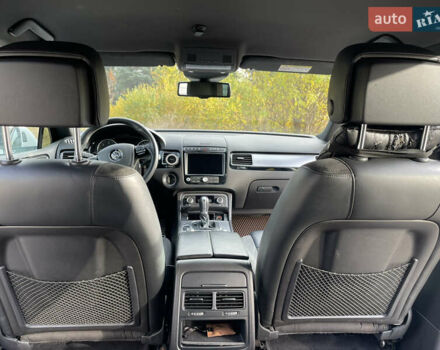 Білий Фольксваген Туарег, об'ємом двигуна 3 л та пробігом 199 тис. км за 35500 $, фото 17 на Automoto.ua