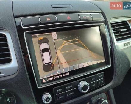 Білий Фольксваген Туарег, об'ємом двигуна 3 л та пробігом 157 тис. км за 27500 $, фото 18 на Automoto.ua