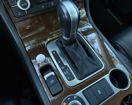 Білий Фольксваген Туарег, об'ємом двигуна 3.6 л та пробігом 129 тис. км за 12000 $, фото 20 на Automoto.ua