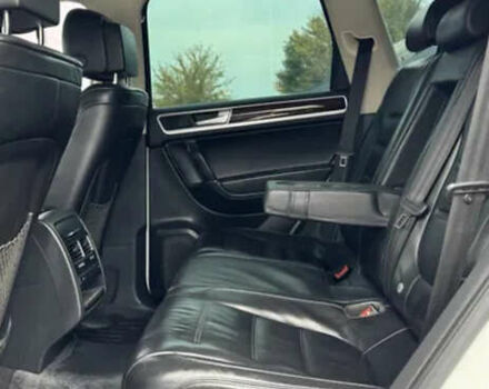 Білий Фольксваген Туарег, об'ємом двигуна 2.97 л та пробігом 320 тис. км за 23200 $, фото 11 на Automoto.ua