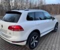 Білий Фольксваген Туарег, об'ємом двигуна 3 л та пробігом 182 тис. км за 15000 $, фото 4 на Automoto.ua