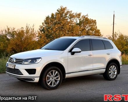 Белый Фольксваген Туарег, объемом двигателя 3 л и пробегом 313 тыс. км за 26500 $, фото 6 на Automoto.ua