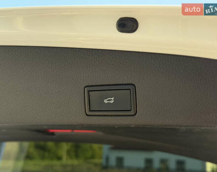 Білий Фольксваген Туарег, об'ємом двигуна 3 л та пробігом 279 тис. км за 24700 $, фото 41 на Automoto.ua