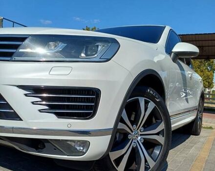 Белый Фольксваген Туарег, объемом двигателя 3 л и пробегом 225 тыс. км за 27700 $, фото 7 на Automoto.ua