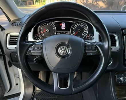 Белый Фольксваген Туарег, объемом двигателя 3.6 л и пробегом 72 тыс. км за 12000 $, фото 11 на Automoto.ua