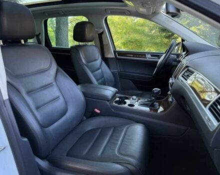 Белый Фольксваген Туарег, объемом двигателя 3.6 л и пробегом 70 тыс. км за 3800 $, фото 12 на Automoto.ua