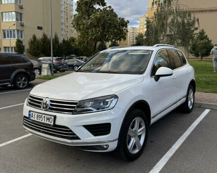 Білий Фольксваген Туарег, об'ємом двигуна 2.97 л та пробігом 228 тис. км за 29500 $, фото 1 на Automoto.ua