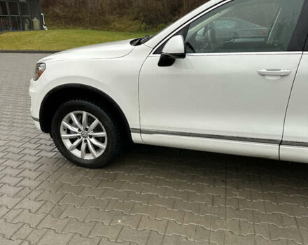 Белый Фольксваген Туарег, объемом двигателя 2.97 л и пробегом 215 тыс. км за 19700 $, фото 5 на Automoto.ua