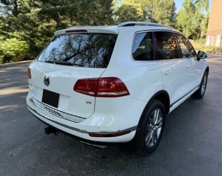 Білий Фольксваген Туарег, об'ємом двигуна 3.6 л та пробігом 129 тис. км за 12000 $, фото 7 на Automoto.ua