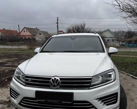 Білий Фольксваген Туарег, об'ємом двигуна 2.97 л та пробігом 334 тис. км за 26000 $, фото 2 на Automoto.ua