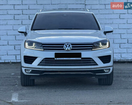 Белый Фольксваген Туарег, объемом двигателя 3.6 л и пробегом 242 тыс. км за 18500 $, фото 42 на Automoto.ua