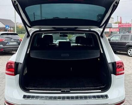 Білий Фольксваген Туарег, об'ємом двигуна 2.97 л та пробігом 320 тис. км за 23200 $, фото 7 на Automoto.ua