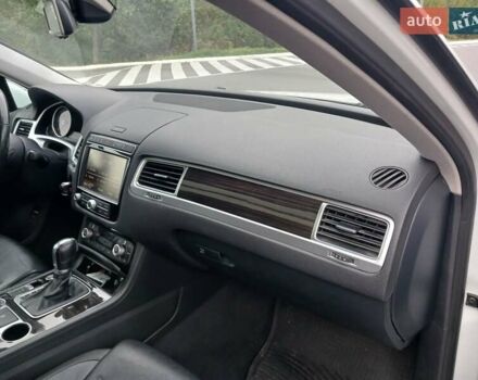 Белый Фольксваген Туарег, объемом двигателя 3 л и пробегом 170 тыс. км за 24900 $, фото 29 на Automoto.ua