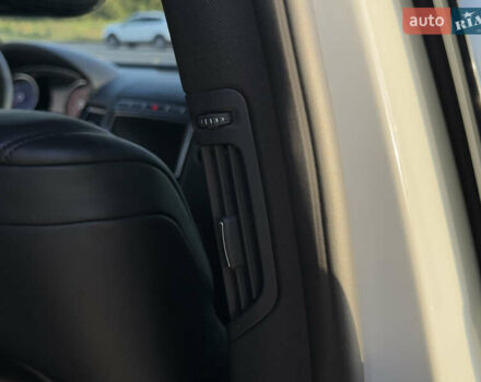 Білий Фольксваген Туарег, об'ємом двигуна 3 л та пробігом 279 тис. км за 24700 $, фото 38 на Automoto.ua