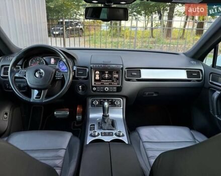 Белый Фольксваген Туарег, объемом двигателя 2.97 л и пробегом 205 тыс. км за 23900 $, фото 21 на Automoto.ua