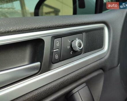 Білий Фольксваген Туарег, об'ємом двигуна 3 л та пробігом 157 тис. км за 27500 $, фото 16 на Automoto.ua