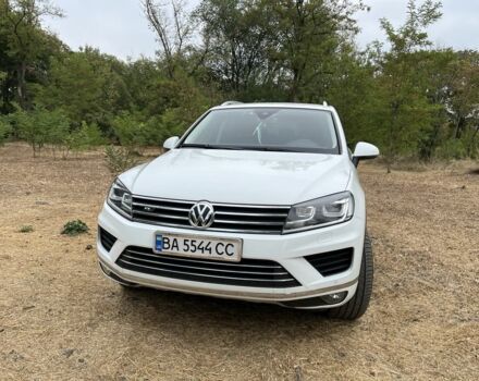 Белый Фольксваген Туарег, объемом двигателя 3 л и пробегом 204 тыс. км за 26000 $, фото 3 на Automoto.ua