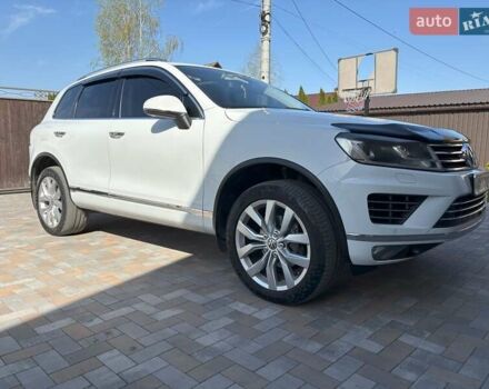 Белый Фольксваген Туарег, объемом двигателя 2.97 л и пробегом 308 тыс. км за 24900 $, фото 4 на Automoto.ua